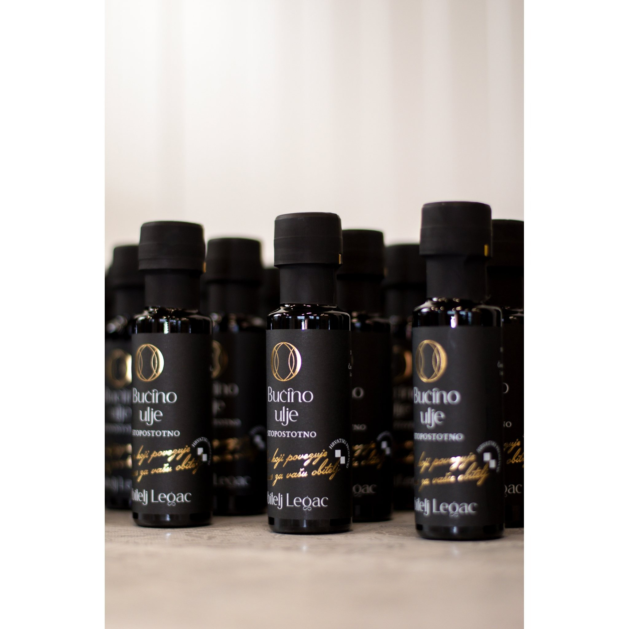 Buchino Oil 100% - mješavina tradicije, domaćih sjemenki i ručne izrade. Prirodno bogato vitaminom E i antioksidansima koji štite srce i zdravlje kože. Idealno za osobnu upotrebu ili kao poklon. - Slika 5