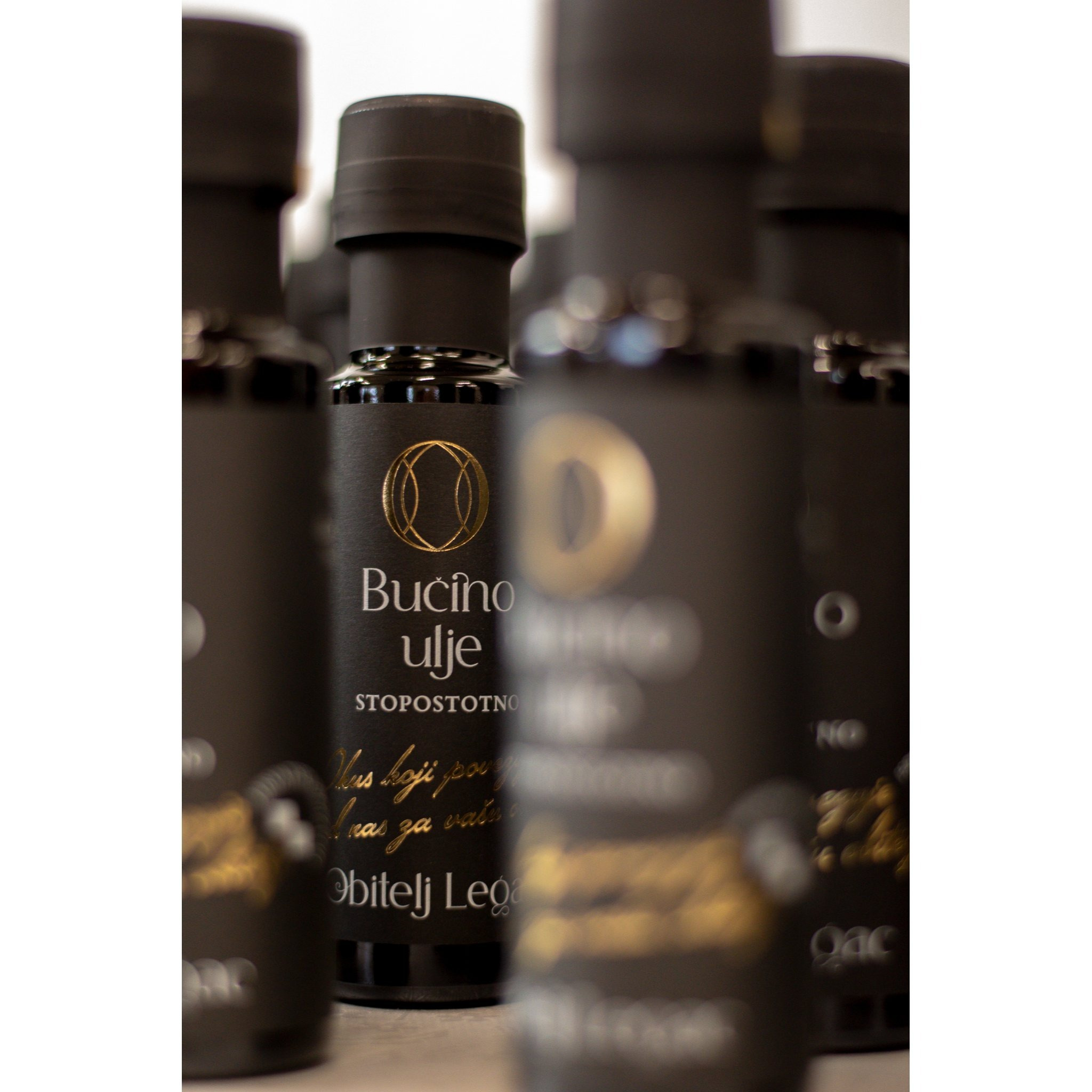 Buchino Oil 100% - mješavina tradicije, domaćih sjemenki i ručne izrade. Prirodno bogato vitaminom E i antioksidansima koji štite srce i zdravlje kože. Idealno za osobnu upotrebu ili kao poklon. - Slika 6