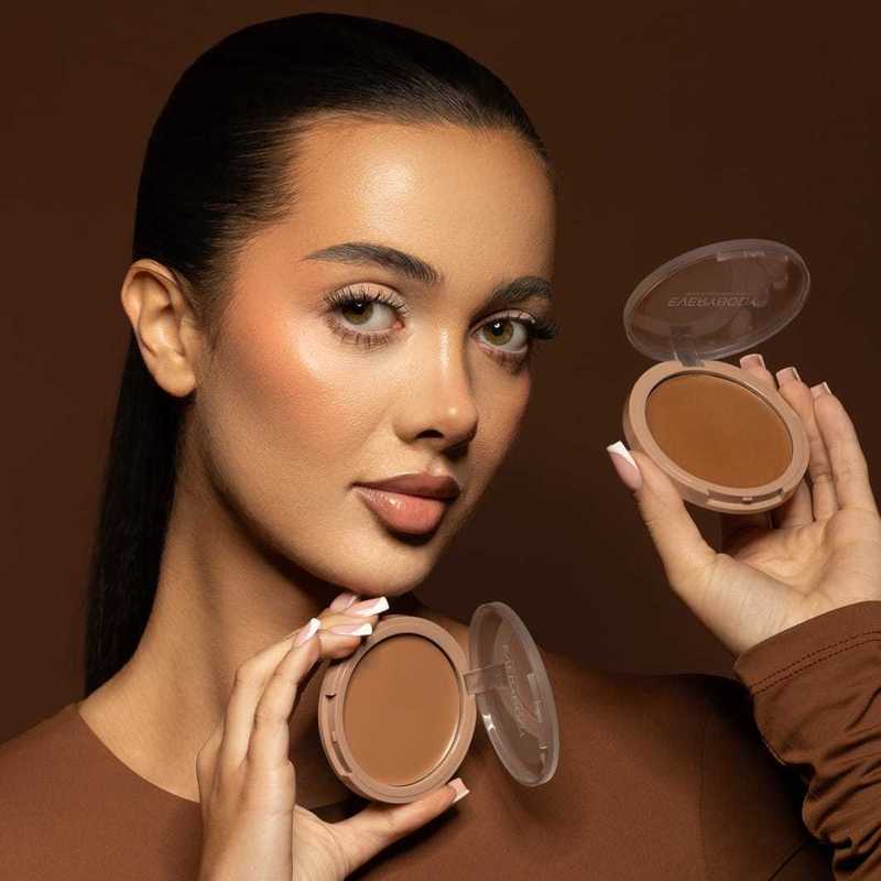 EVERYBODY in LONDON X Aleksandra Sosfa Kremasti Bronzer, Srednji - Slika 4