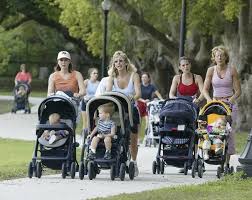 Prvi izlazak s bebom – što ponijeti iz kuće